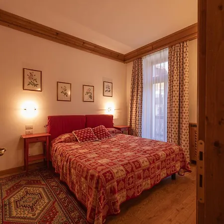 Casa Ciclamino, Direttamente Sul Corso Di Cortina Dampezzo *