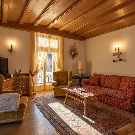 Apartment Casa Ciclamino, Direttamente Sul Corso Di Cortina Dampezzo *