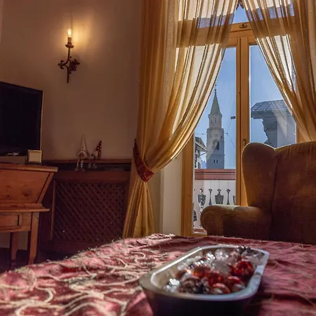 Casa Ciclamino, Direttamente Sul Corso Di Cortina Dampezzo *